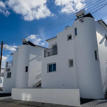 Contemporary 3 Bedroom Villa With A Private Pool Outside Paphos *